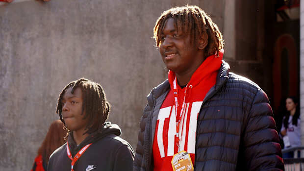 Recruit Carter Lowe watches Ohio State warm up before playing Penn State Oct. 21, 2023 at Ohio Stadium. (Lori Schmidt / Columbus Dispatch / USA TODAY NETWORK).